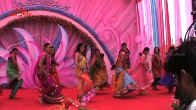 Ramayya Vasthavayya Making - Jr.NTR Samantha and Shruti Haasan