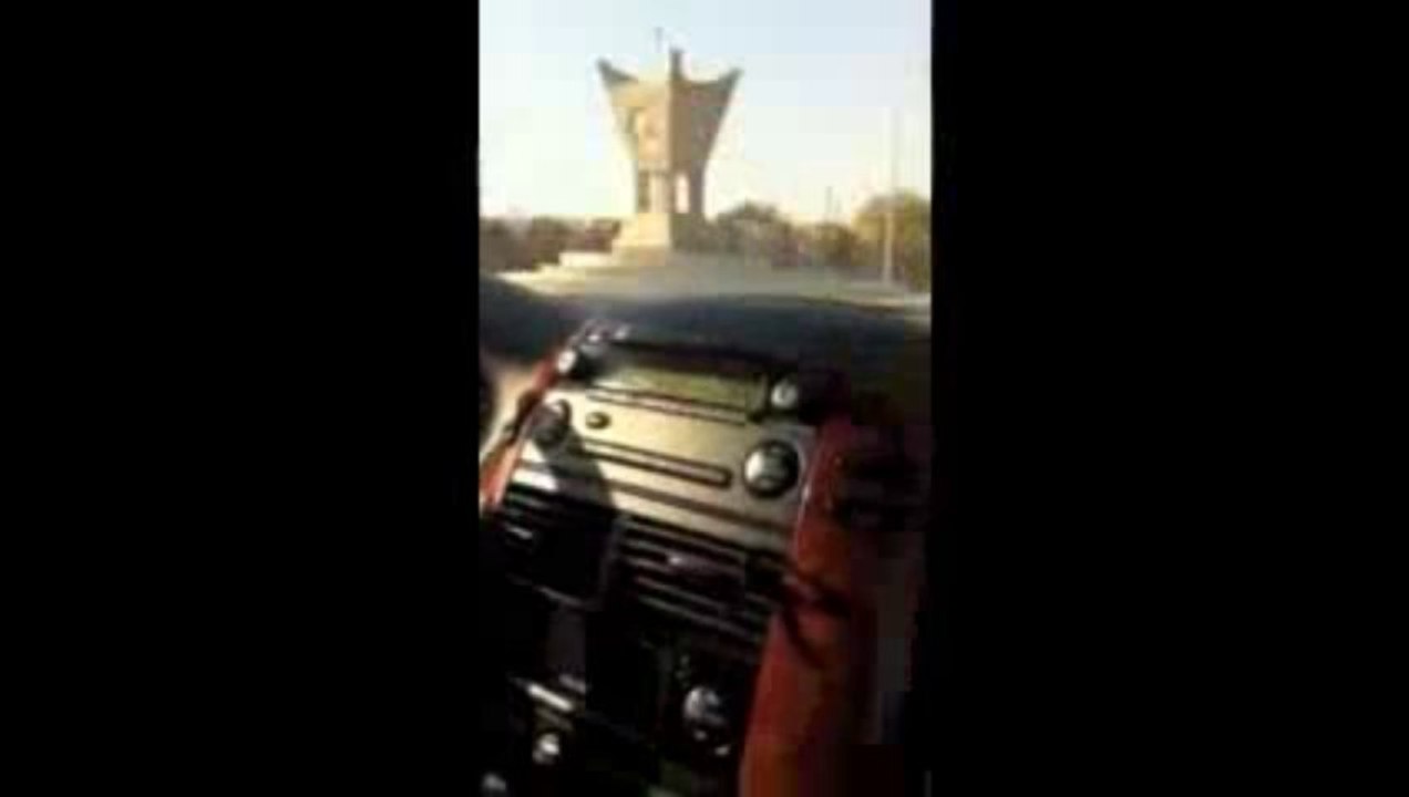 سيدة تقود في شارع سلطان جدة #قيادة_26اكتوبر