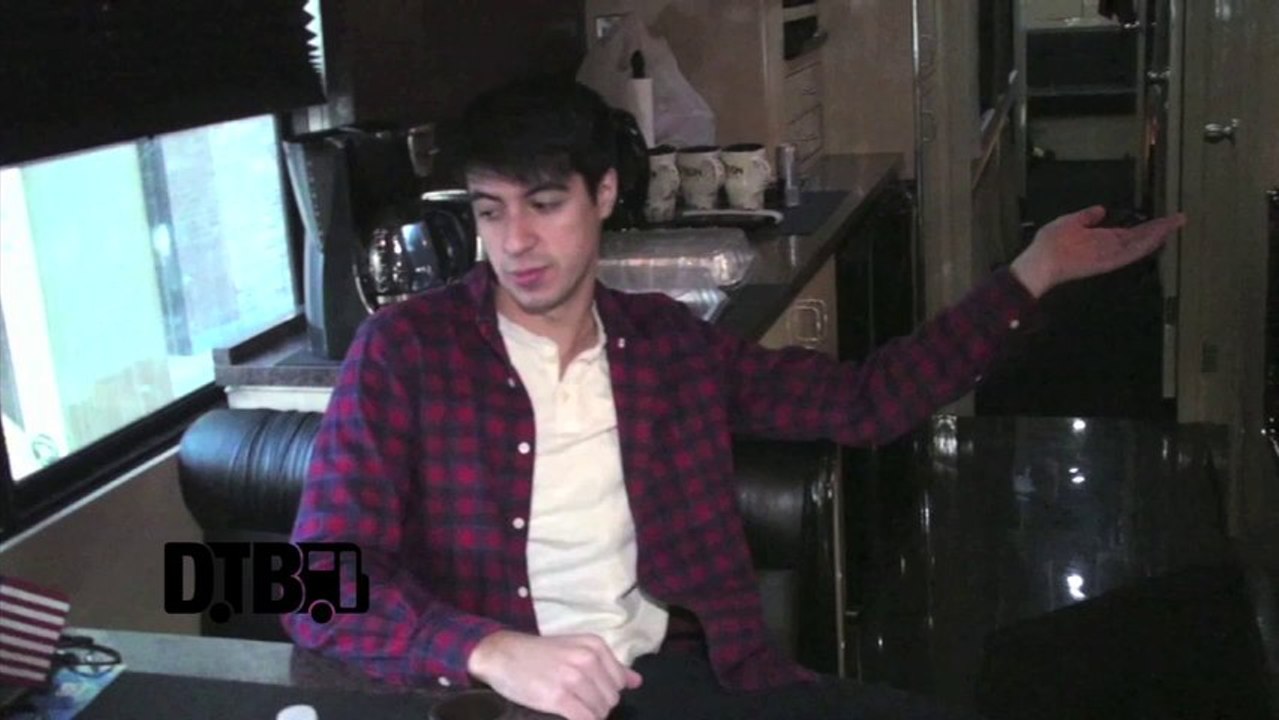 Action Item - BUS INVADERS Ep. 415