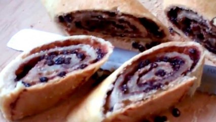 How To Make A Currants Roll As It's Done In The Trinidad & Tobago