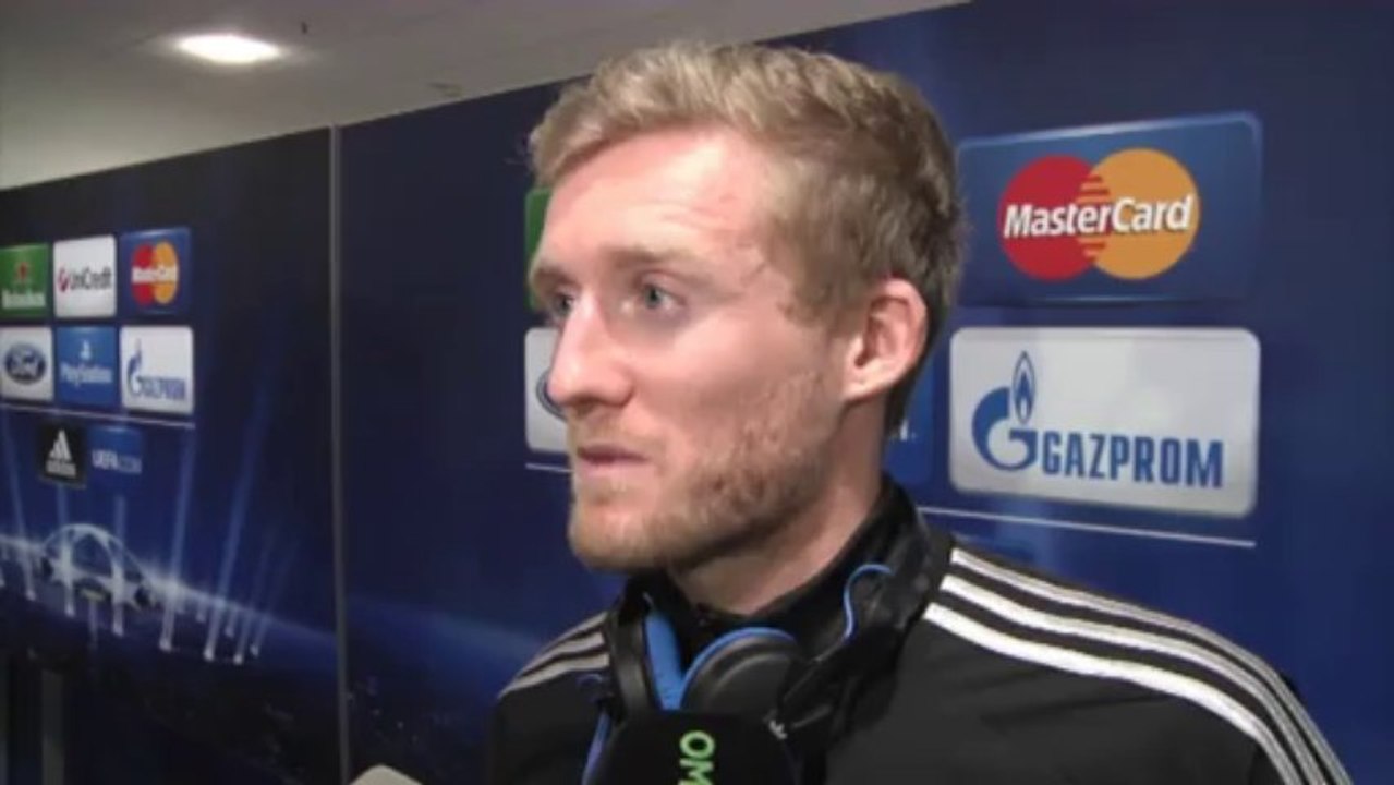 Schürrle während Interview von David Luiz 'gekidnappt'