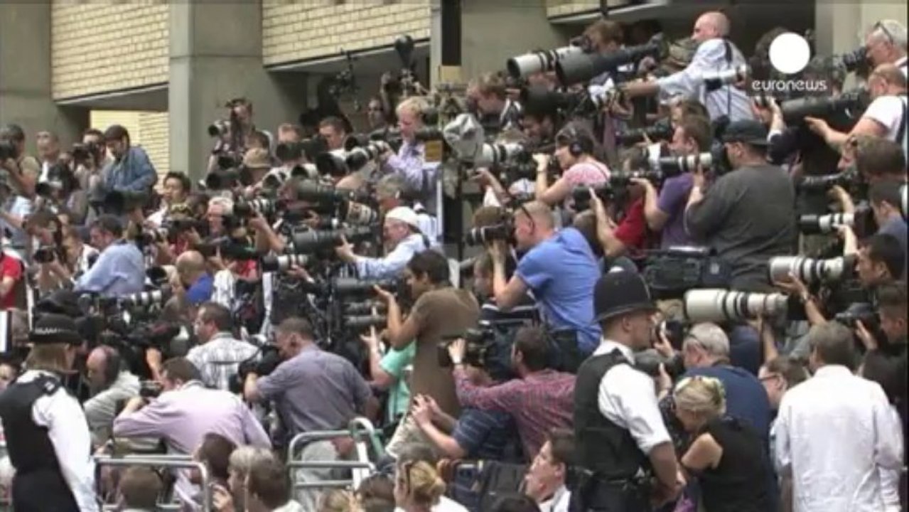 Expectación en Londres por el bautizo del Príncipe Jorge