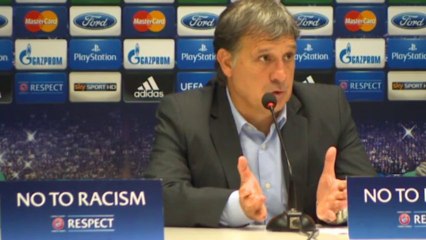 Martino alaba a Kaka y Robinho