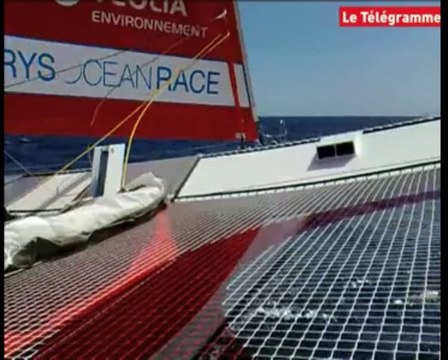 Concarneau. Sortie à bord du trimaran Veolia Environnement de Roland Jourdain
