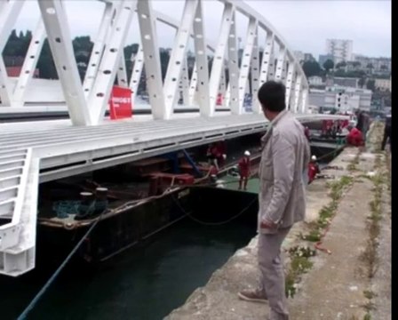 Brest. Arrivée du nouveau tablier du pont de Recouvrance