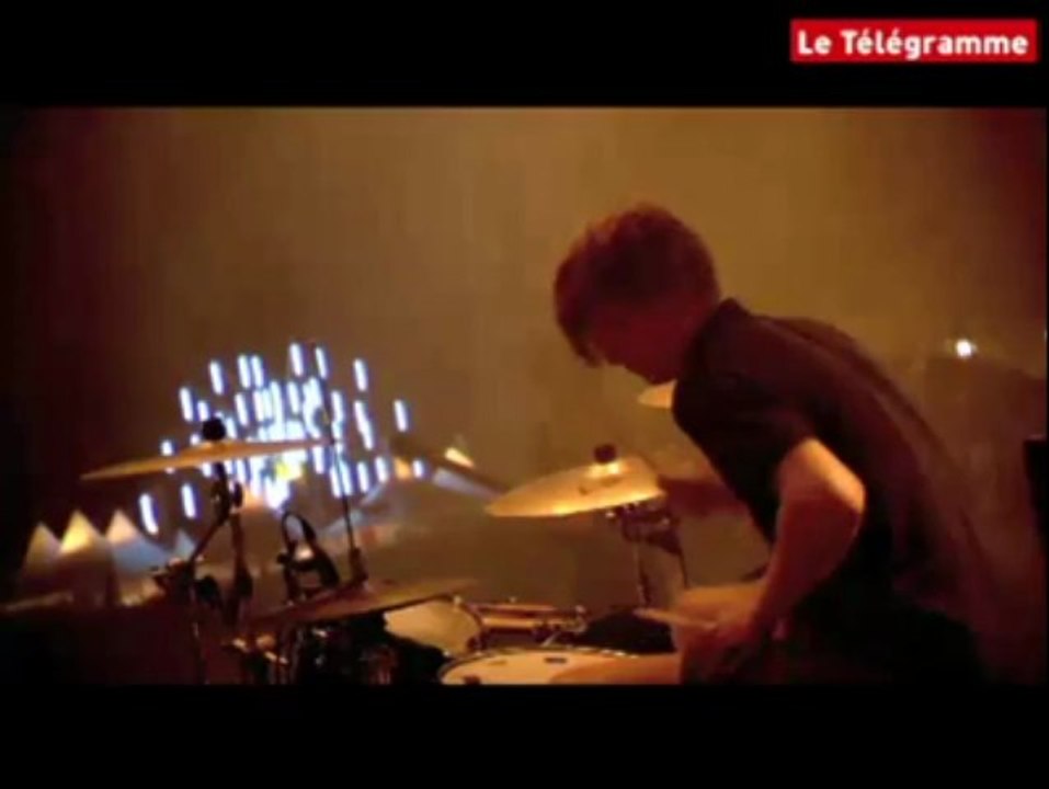 Vieilles Charrues. Le concert de Foals