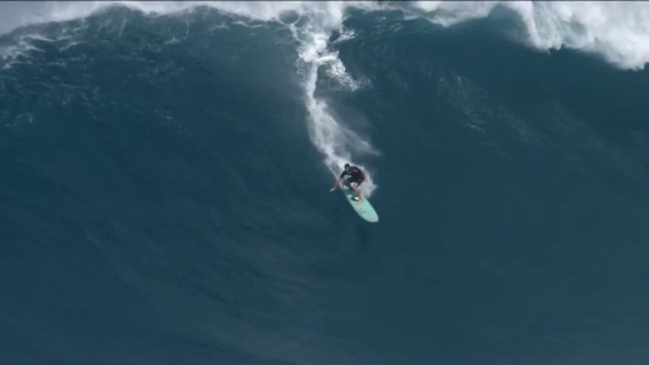 Surfing Jaws - Inflatable Hot Dog - Ian Walsh