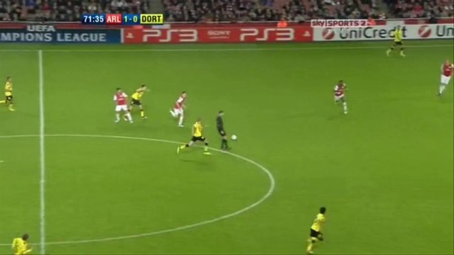 Robert Lewandowski Panna Skill vs Koscielny (Arsenal vs Borussia Dortmund)