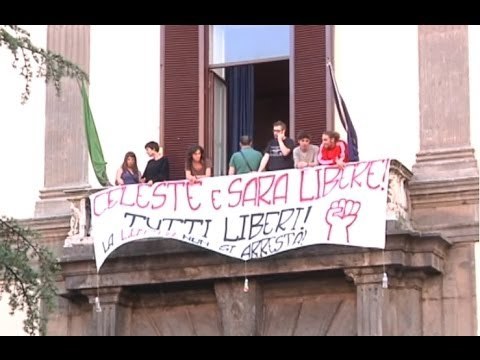 Napoli - Scontri di Roma, gli studenti: Liberate Sara e Celeste (22.10.13)