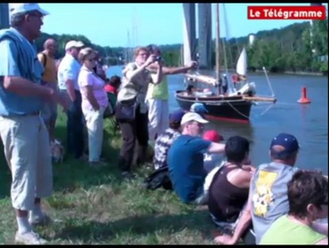 Entre Terre et Mer. La foule accueille les navires à Morlaix