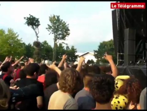 Malestroit (56). L'Opium du peuple met le feu au Pont du Rock