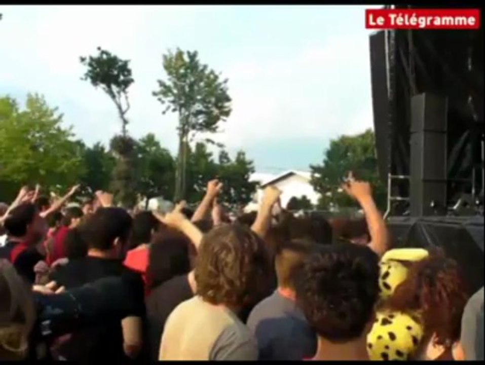 Malestroit (56). L'Opium du peuple met le feu au Pont du Rock