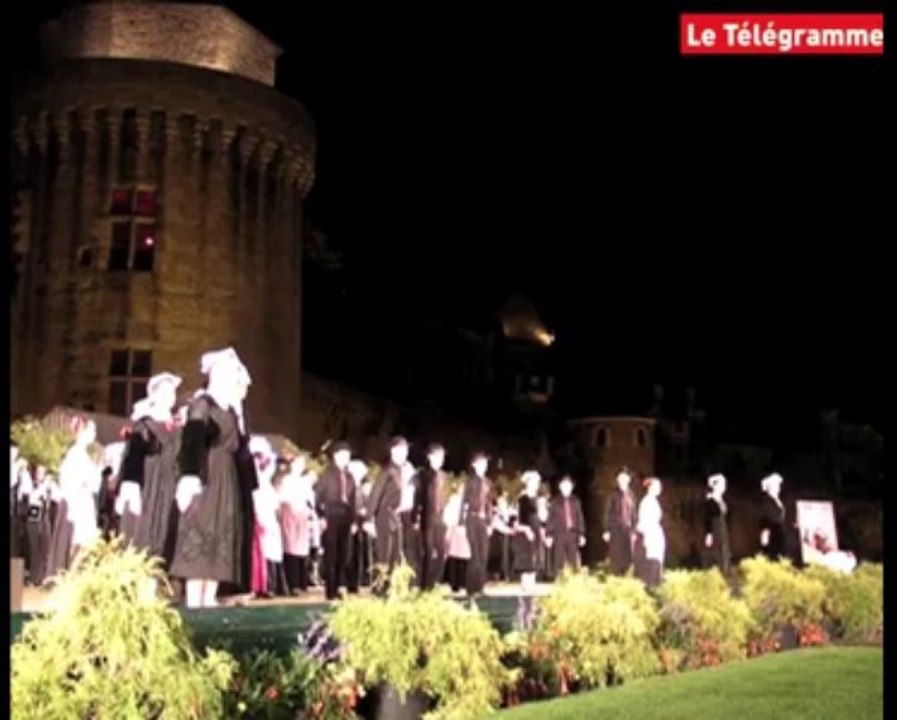 Fêtes d'Arvor. Les images du spectacle du bagad et du cercle de Vannes