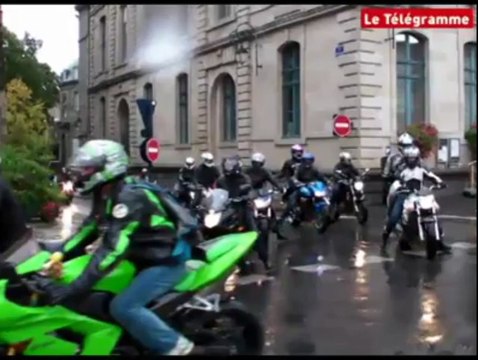 Carhaix et Saint-Brieuc. Défilé des motards en colère