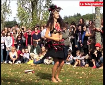 Daoulas (29). Vahinés et pirogues débarquent au port