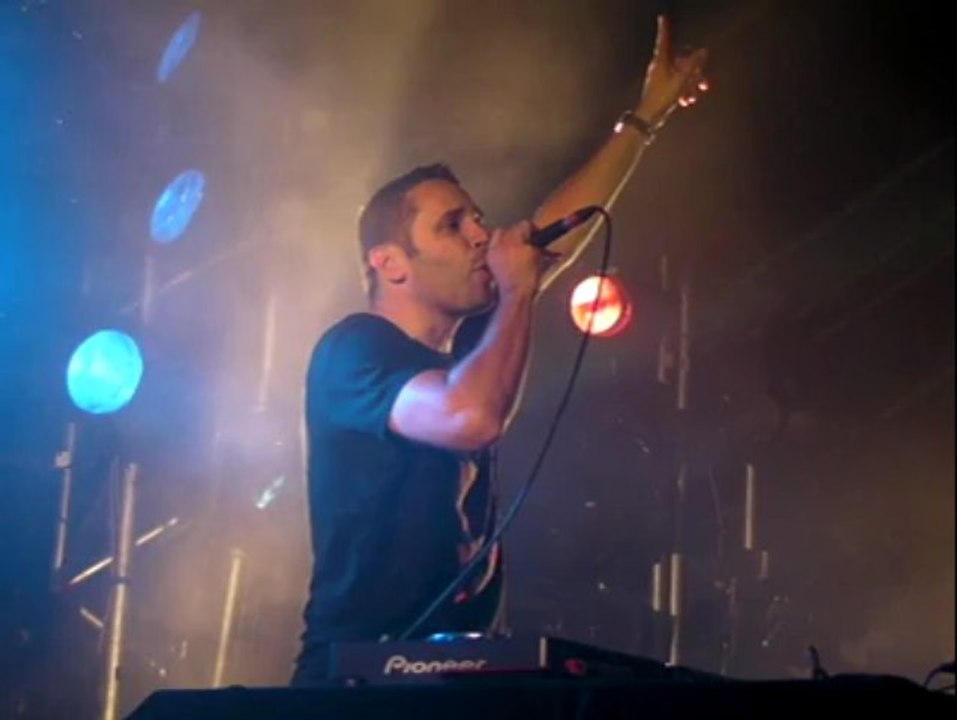 DJ Zebra à Saint-Nolff. Le bagad Carhaix... plus fort que David Guetta !