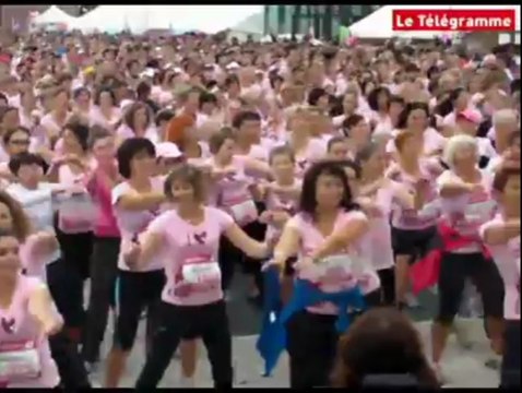 Vannes. 2.900 personnes en rose contre les cancers féminins
