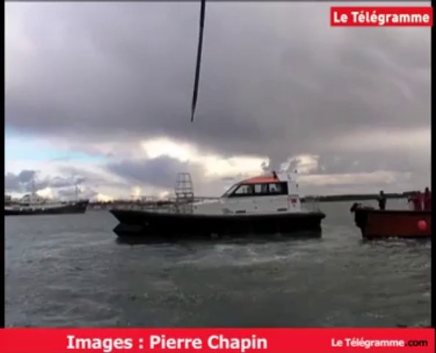 Lorient. Le bateau fait un 360