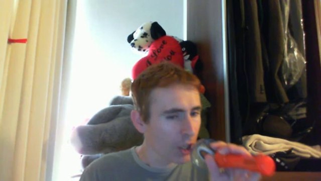 Wiwi égratigne from east to west de Voyage