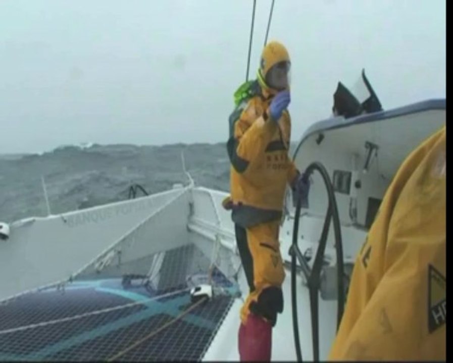 Trophée Jules-Verne. Banque Populaire V en pleine tempête dans le grand Sud