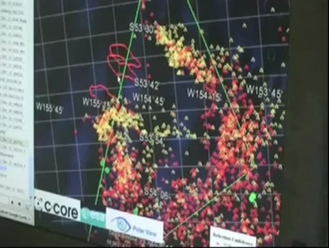 Trophée Jules-Verne. Banque Populaire V slalome entre les icebergs