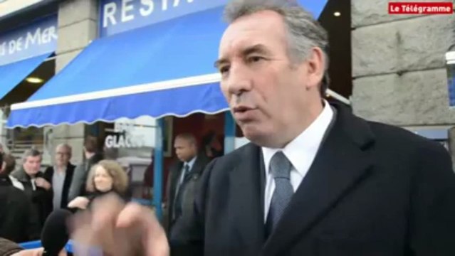 Présidentielle. Bayrou et sa stratégie du soutien-gorge