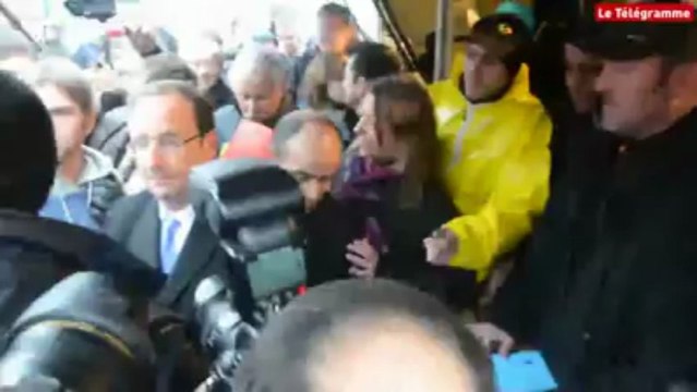 Brest (29). Cohue autour de Hollande et des salariés de la Sobrena