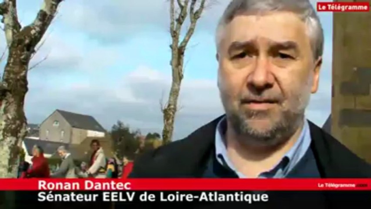 Le Faou. Une chaîne humaine contre le nucléaire