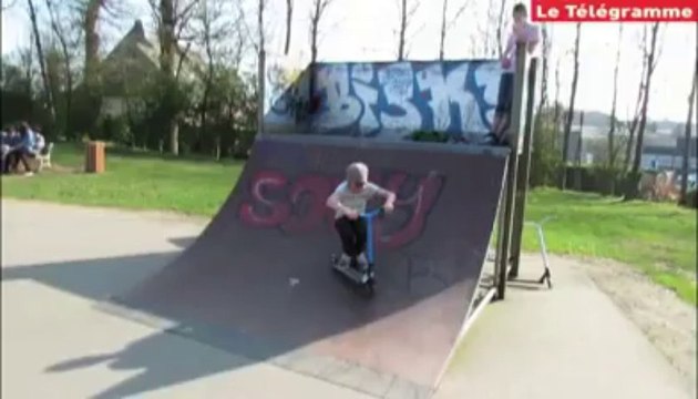 Dinan. La trottinette freestyle à l'assaut du skate-park