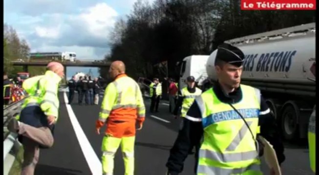 Plounevez-Moëdec (22). RN 12 : collision entre deux camions : deux morts