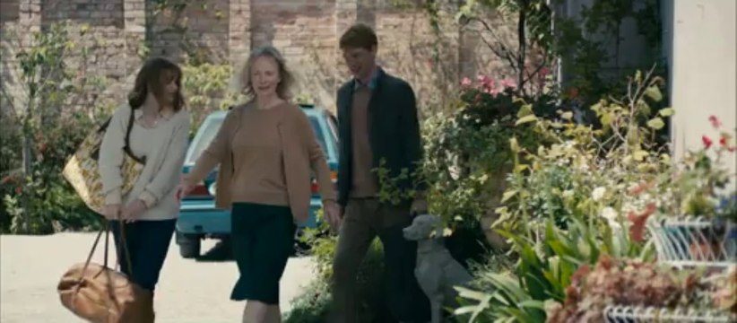 Il était Temps - Extrait 3 - VF - Présentation officielle à la famille - Le 6 Nov 2013