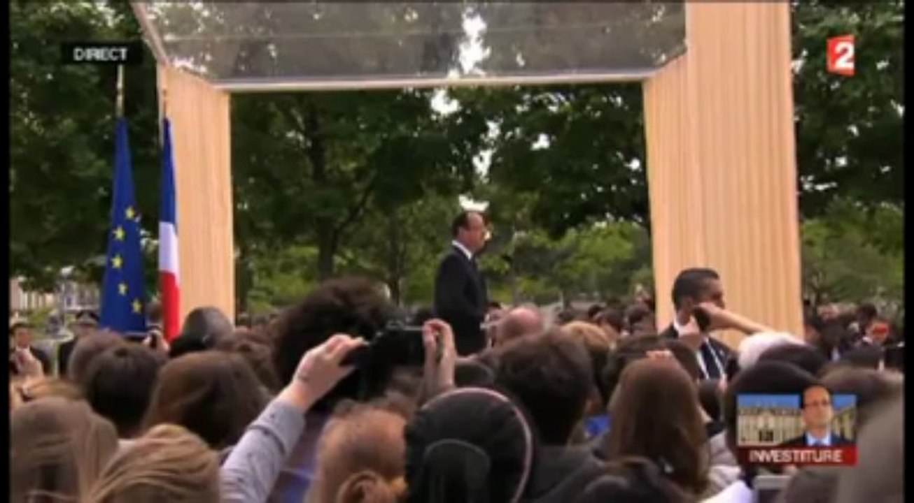 Hommage à Jules Ferry. Hollande veut que l'école soit le "lieu de l'intégration de tout les enfants