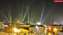 Tonnerres de Brest. Jeux de lumières cette nuit sur le port