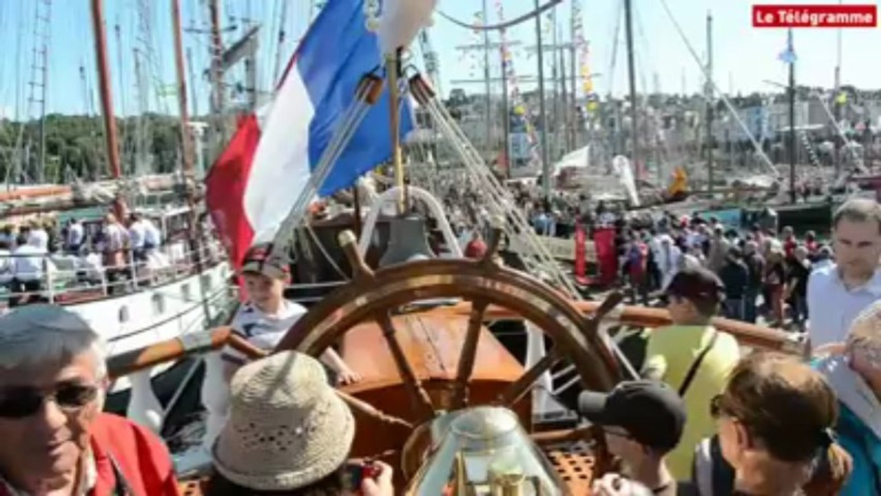 Temps Fête à Douarnenez. Visite à bord du Belem
