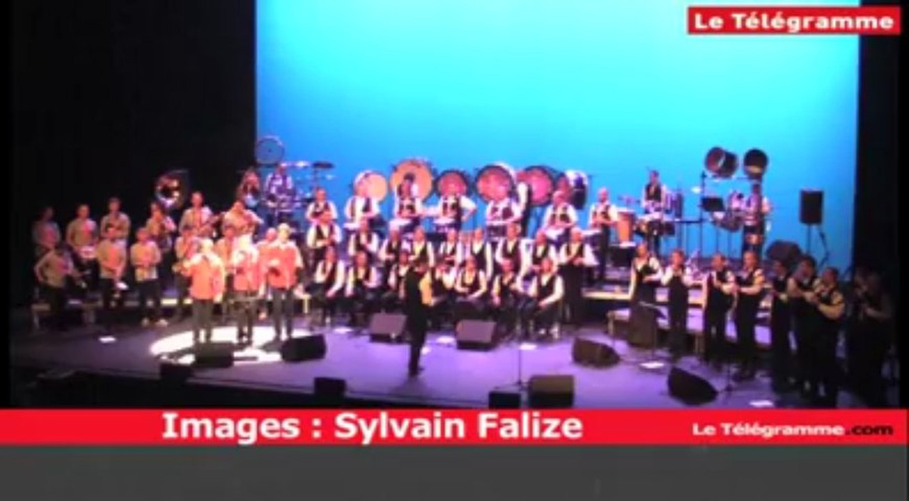 Festival de Cornouaille. "Bahoteries" au Théâtre de Cornouaille