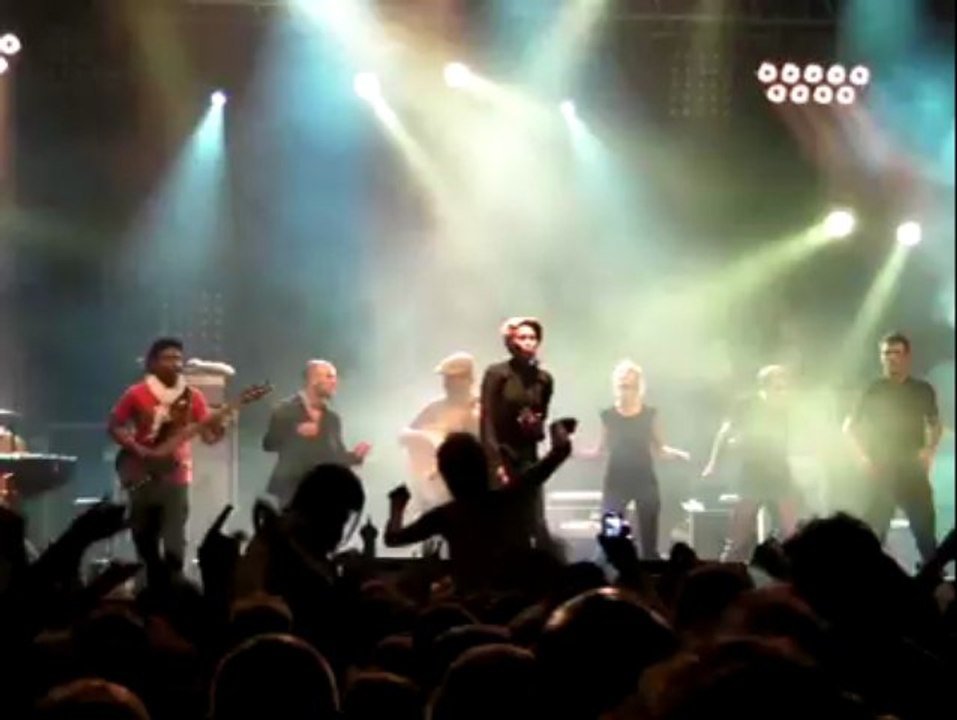 Malestroit (56). Imany charme le Pont du rock conquis !