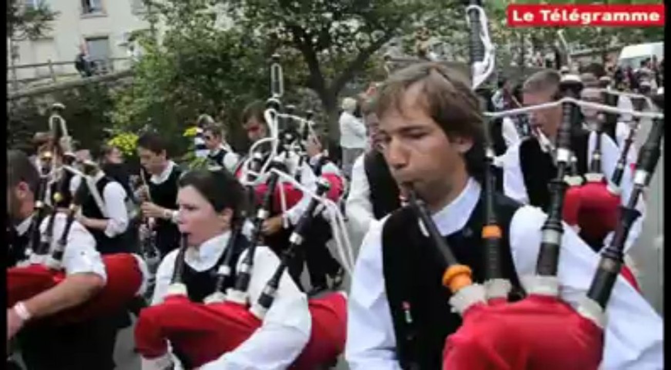 Quimper. Les images du défilé du festival de Cornouaille