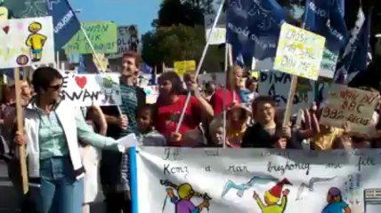 Diwan Louannec. La bonne nouvelle tombe en pleine manifestation