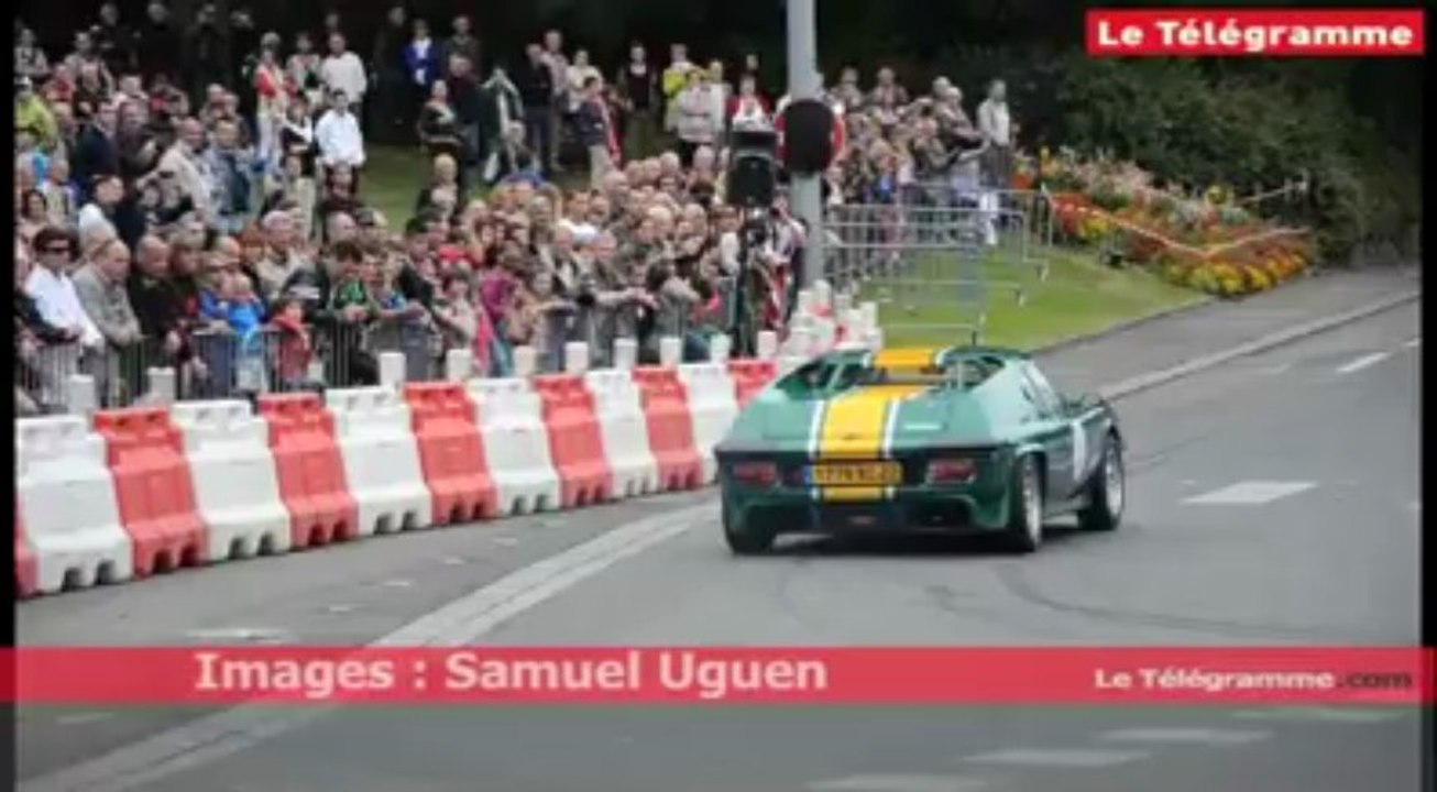 Saint-Brieuc.  Coupe Florio : défilé de voitures anciennes