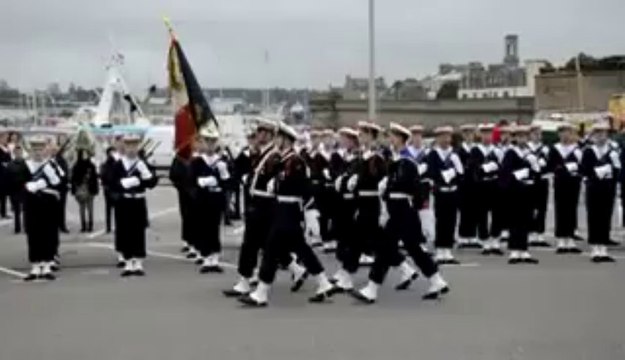 Défilé de fusiliers marins à Concarneau