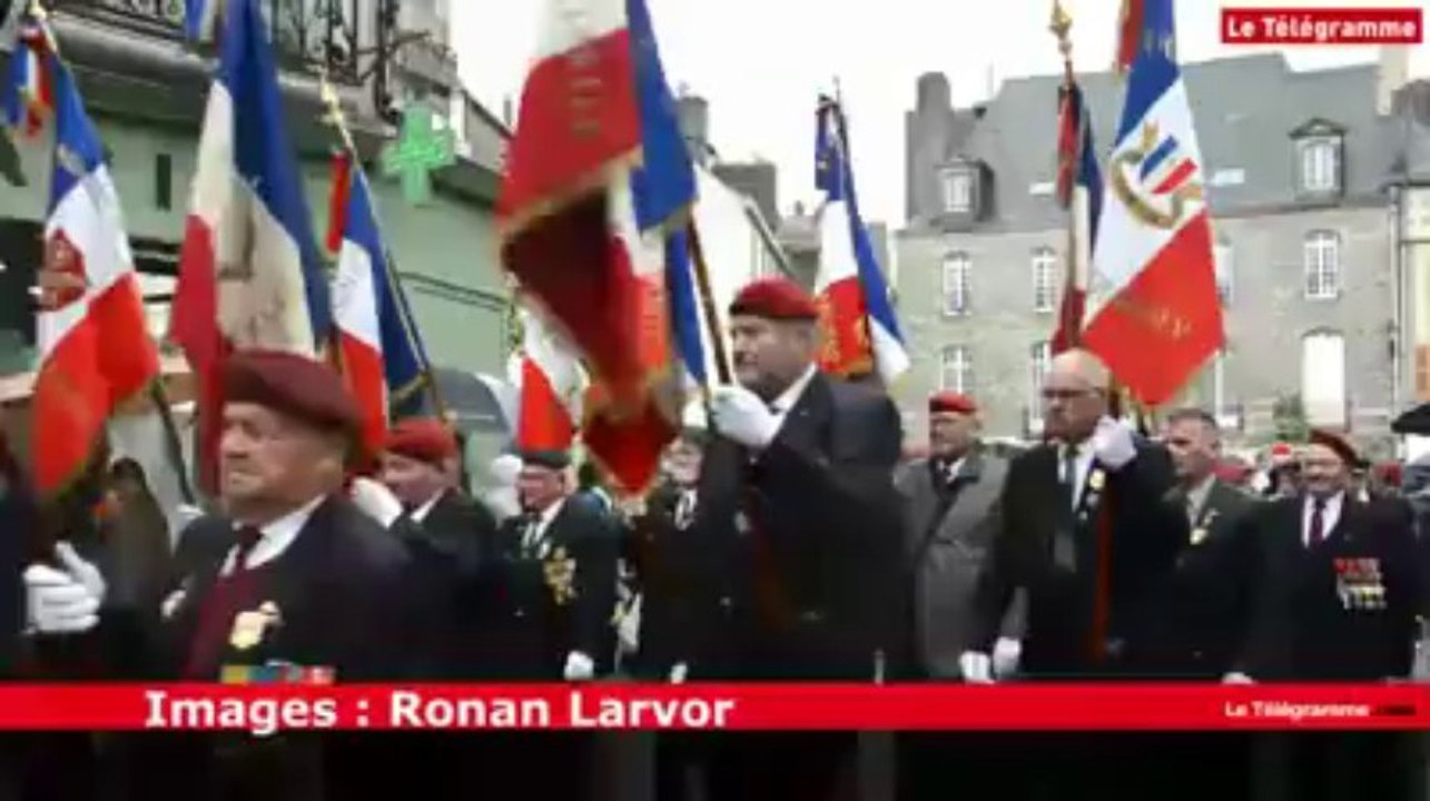 Quimper. Des parachutistes ont défilé en ville