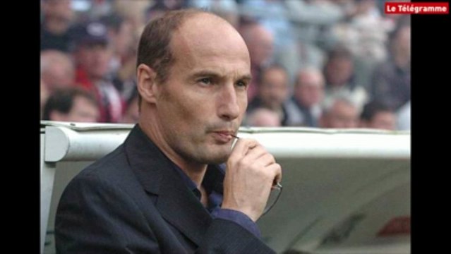 Jeunes footballeurs. P. Dréossi : Les éduquer à la vie réelle