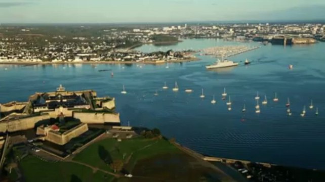 La Fremm Aquitaine quitte Lorient pour Brest