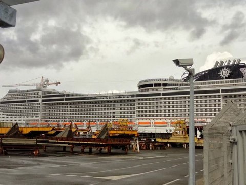 Le MSC Preziosa au Chantiers de L'Atlantique à Saint-Nazaire le 10 mars 2013