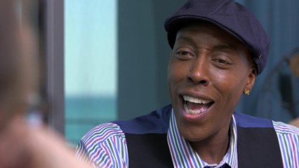 "My Heart Is Obama, and My Wallet Is The Other Guy": Arsenio Hall Answers Social Media Questions
