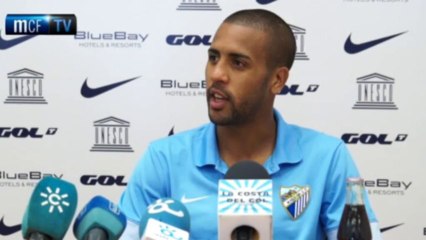 Tissone prefiere mirar hacia arriba