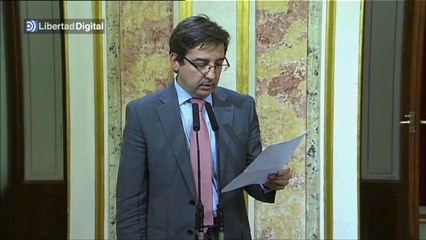 El diputado de UPN pide perdón a las víctimas leyendo el nombre de cada asesinado