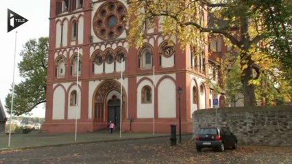 "L'évèque bling-bling" suspendu par le pape François