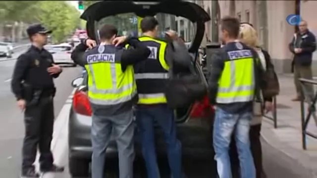 Asaltan la casa de Barcenas (Ampliación): Un falso cura amenaza y ata a la familia de Bárcenas