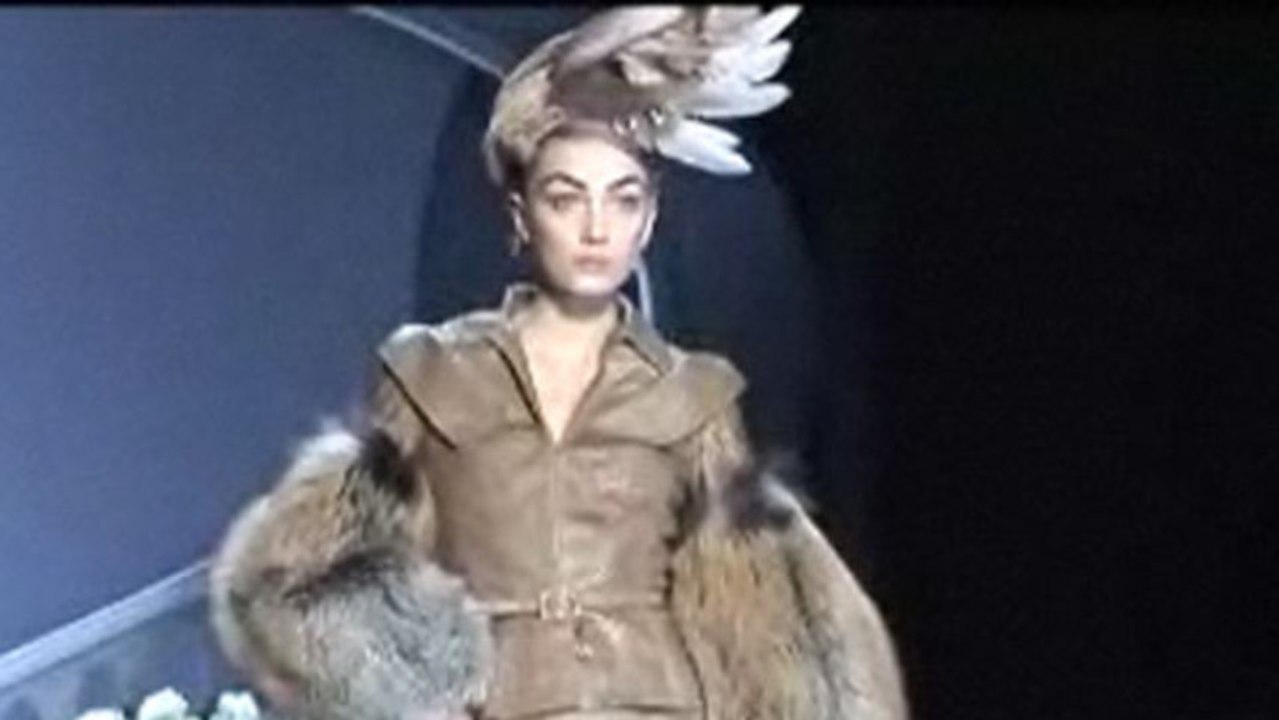 Style.com Fashion Shows - Christian Dior: Fall 2007 Ready-to-Wear